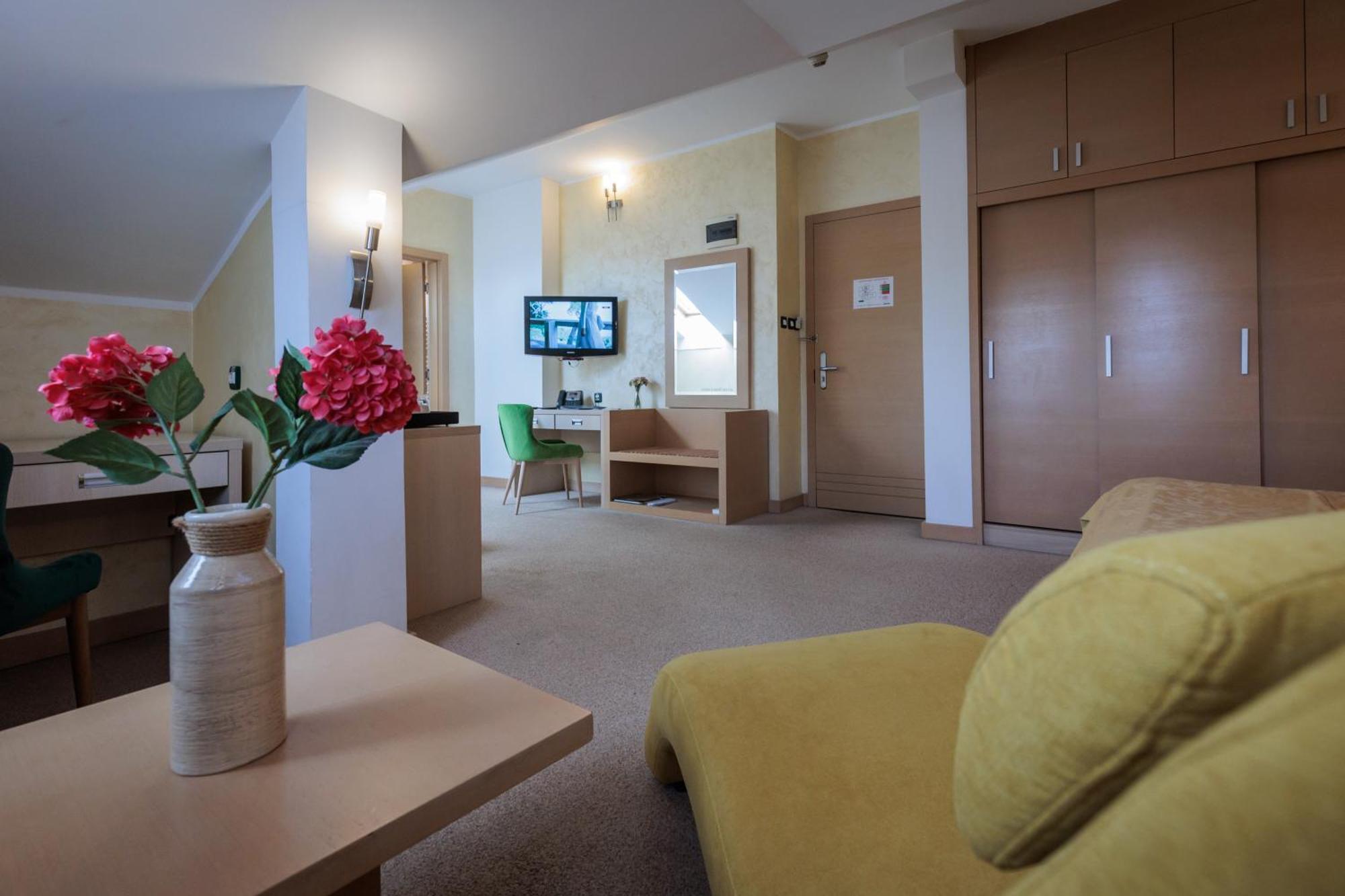 Euro Garni Hotel Belgrade Exterior photo