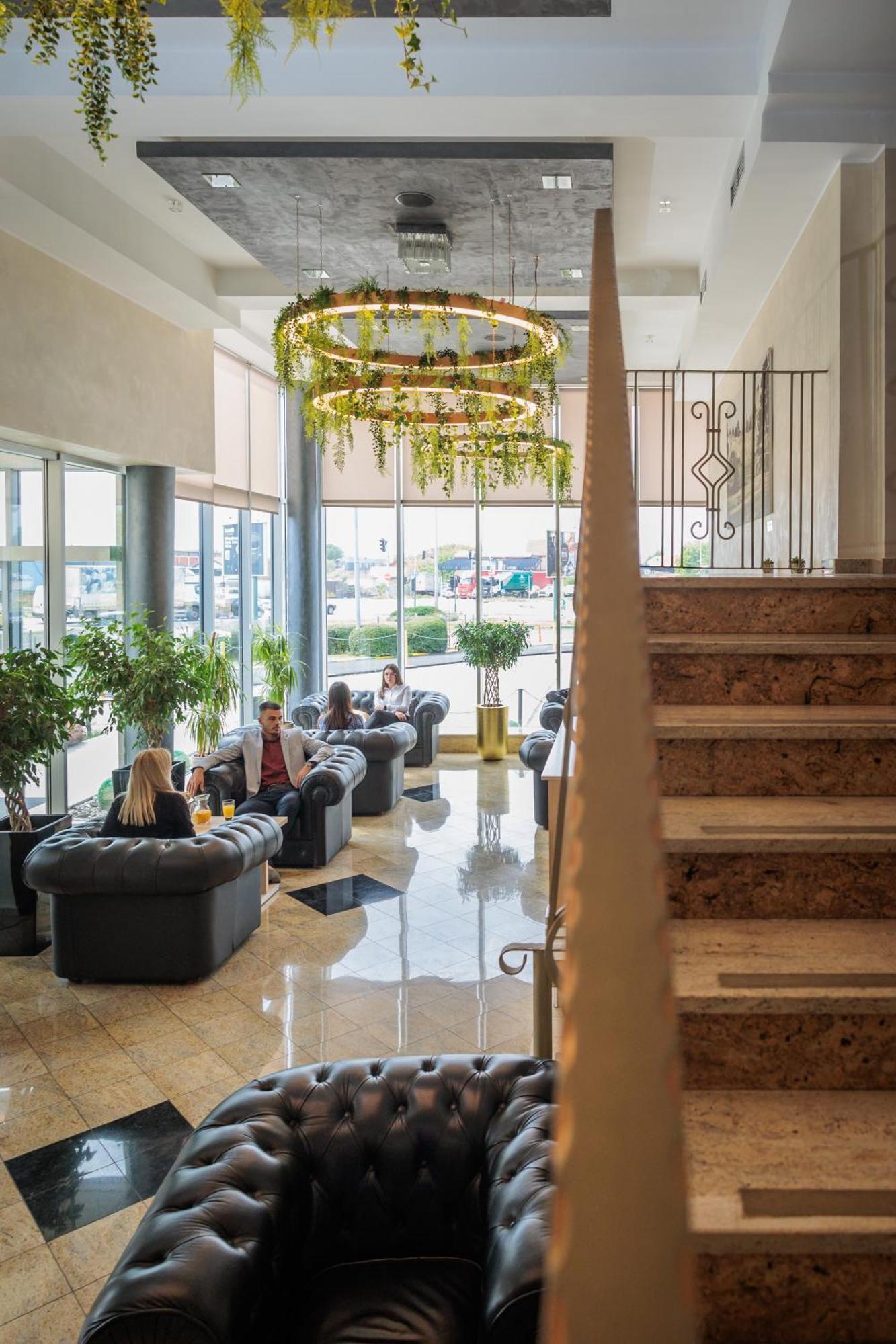 Euro Garni Hotel Belgrade Exterior photo